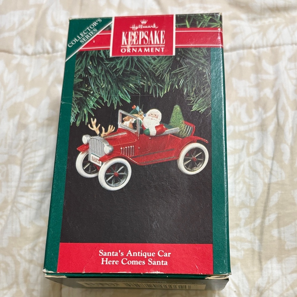 Hallmark Keepsake Santa’s Antique Car Here Comes Santa Ornament